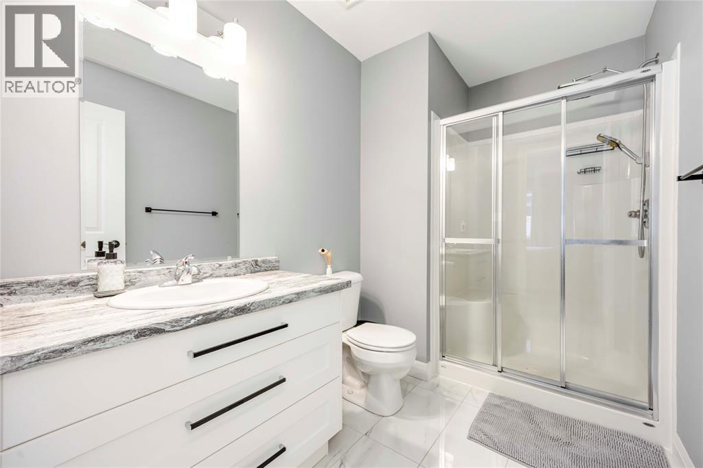 4095 Ernest Street, Petrolia, ON - Indoor Photo Showing Bathroom