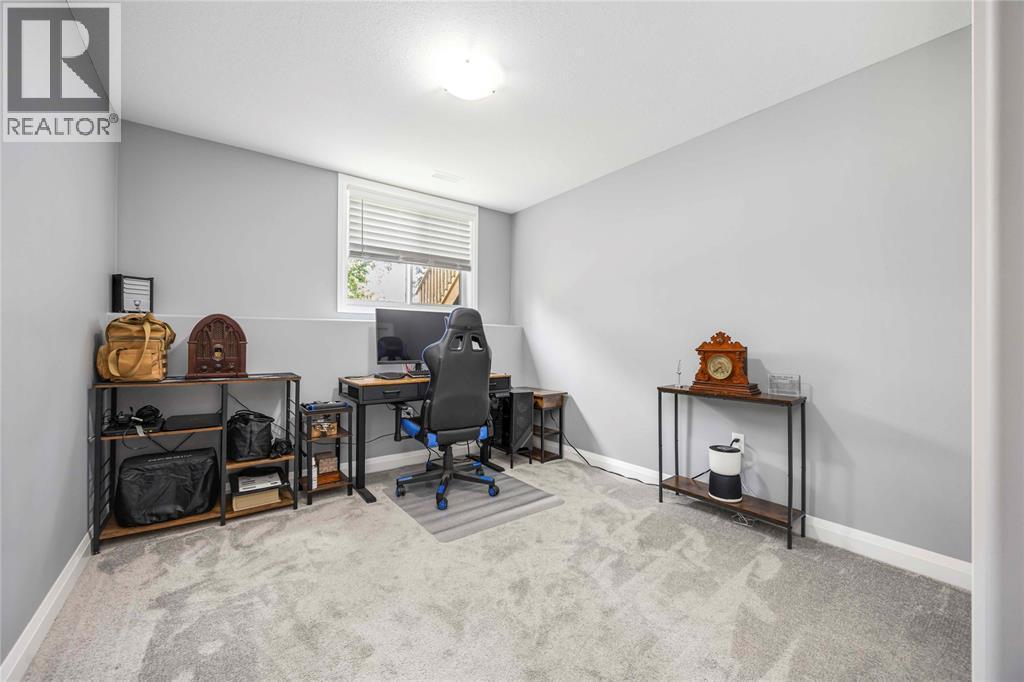 4095 Ernest Street, Petrolia, ON - Indoor