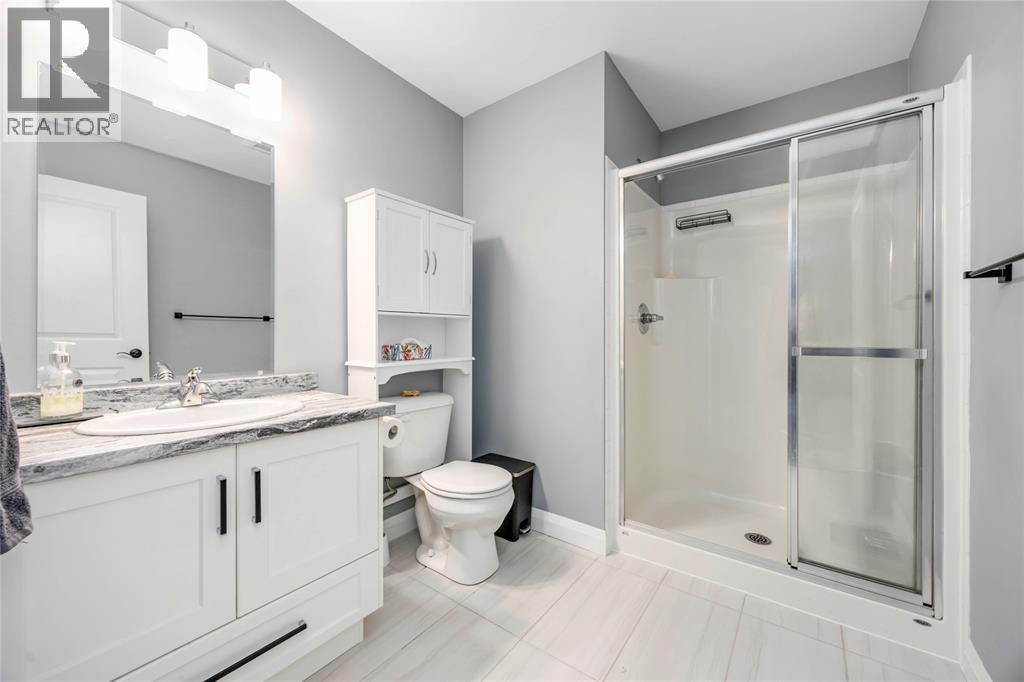 4095 Ernest Street, Petrolia, ON - Indoor Photo Showing Bathroom