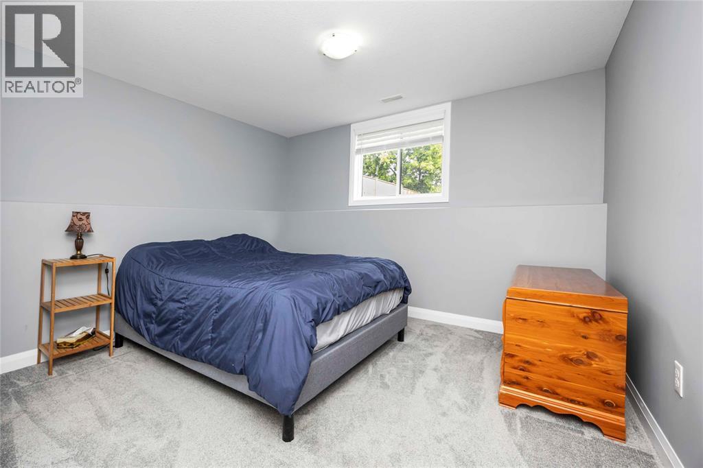 4095 Ernest Street, Petrolia, ON - Indoor Photo Showing Bedroom
