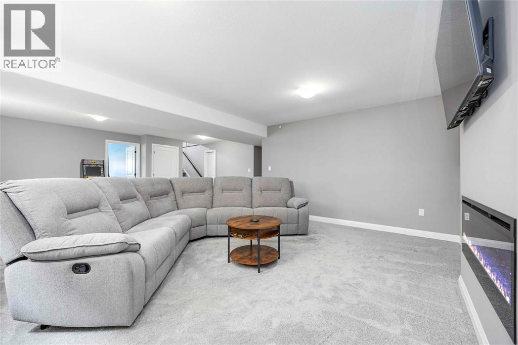 4095 Ernest Street, Petrolia, ON - Indoor