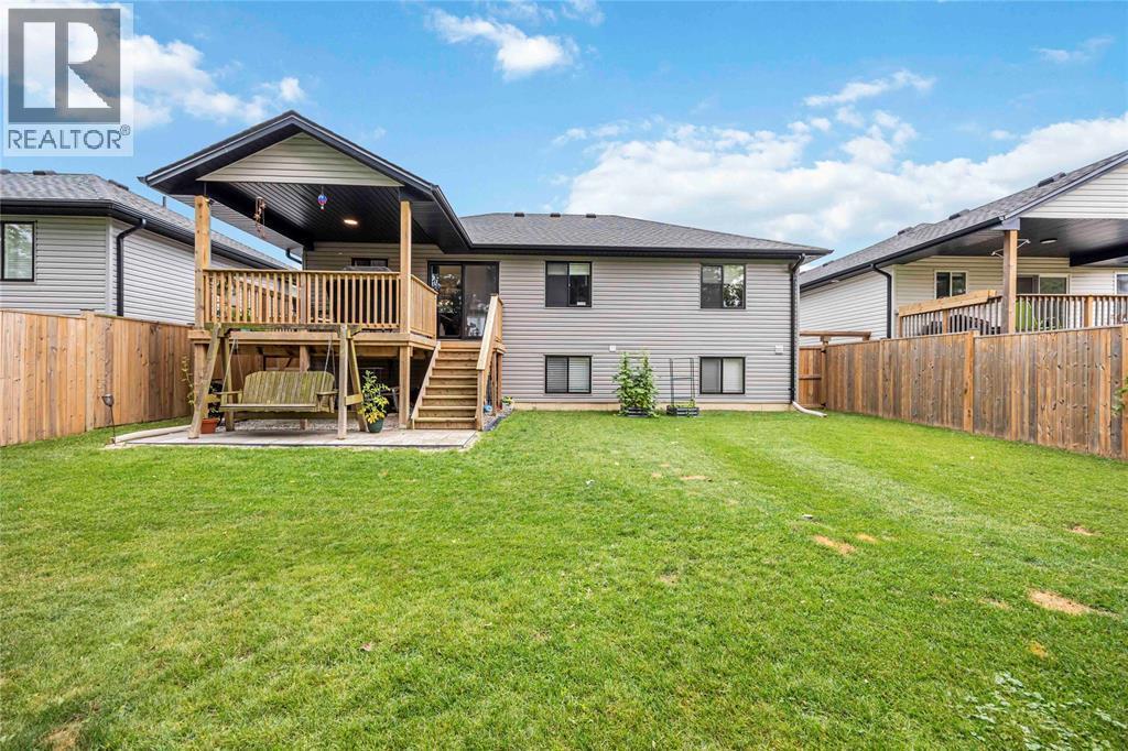 4095 Ernest Street, Petrolia, ON - Outdoor