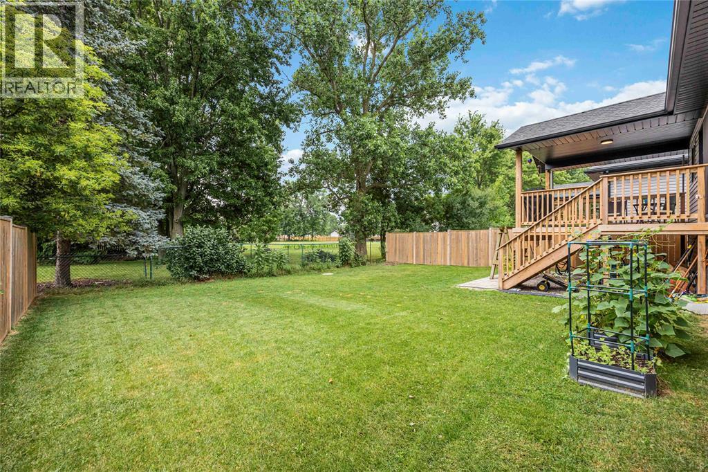 4095 Ernest Street, Petrolia, ON - Outdoor