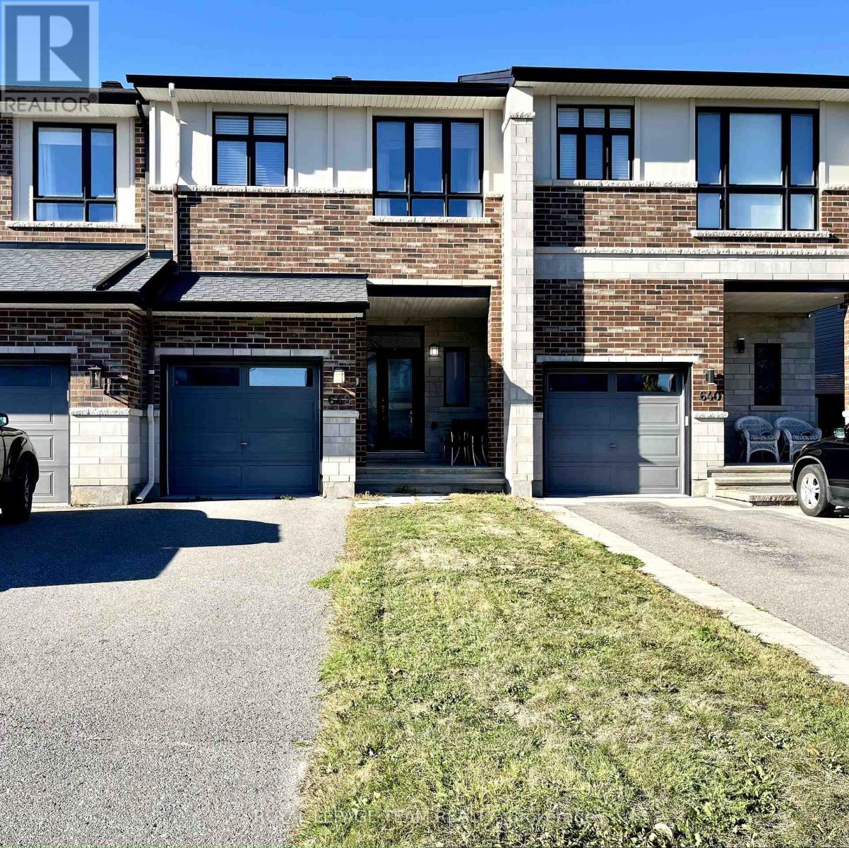 642 Tennant Way, Ottawa, ON - Outdoor With Facade