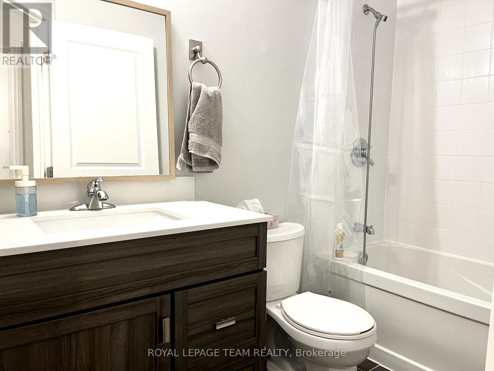 642 Tennant Way, Ottawa, ON - Indoor Photo Showing Bathroom