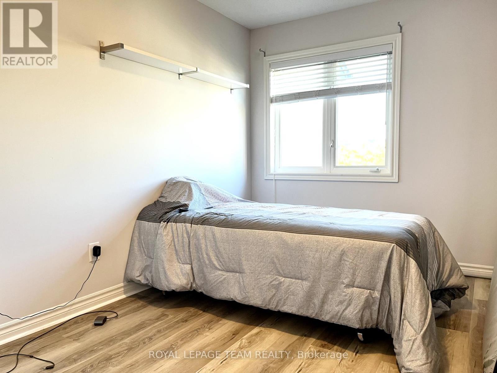 642 Tennant Way, Ottawa, ON - Indoor Photo Showing Bedroom