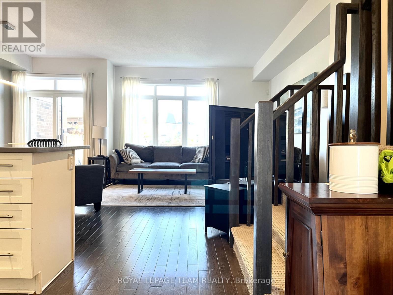 642 Tennant Way, Ottawa, ON - Indoor