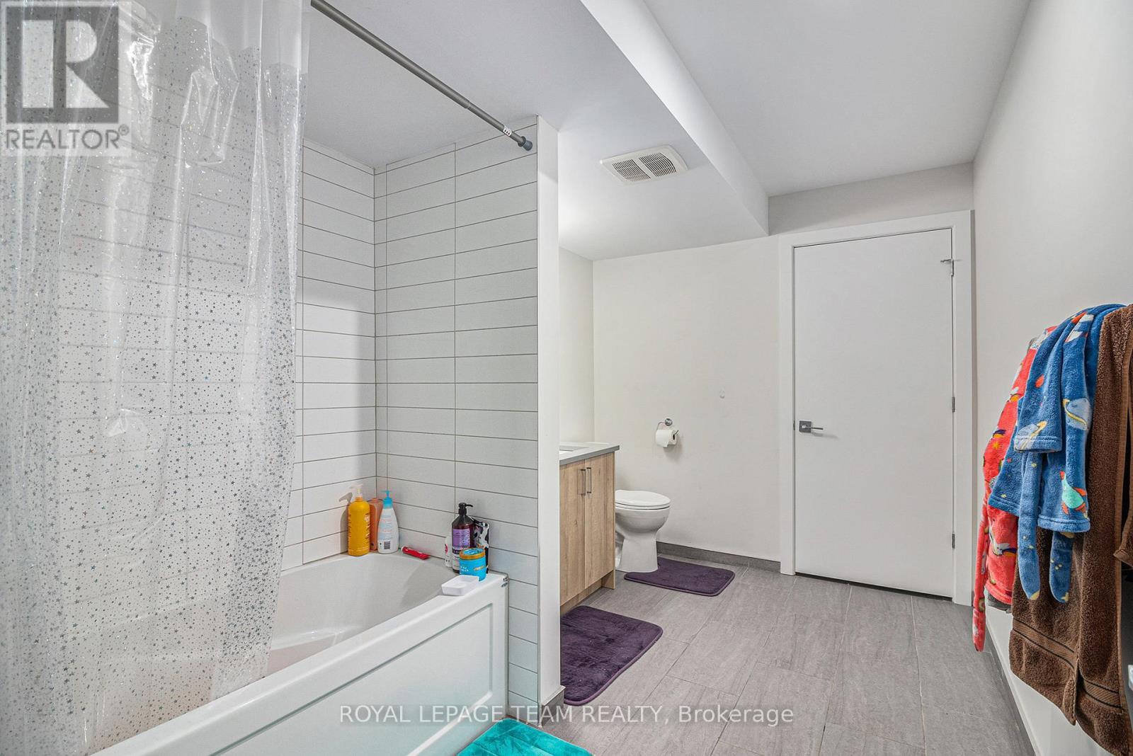1400 Mayview Avenue, Ottawa, ON - Indoor Photo Showing Bathroom