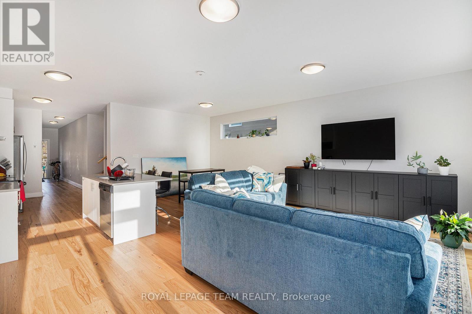 1400 Mayview Avenue, Ottawa, ON - Indoor Photo Showing Other Room