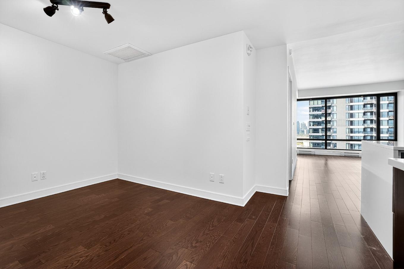 Bureau - 2010-199 Rue De La Rotonde, Montréal (Verdun/Île-Des-Soeurs), QC - Indoor Photo Showing Other Room