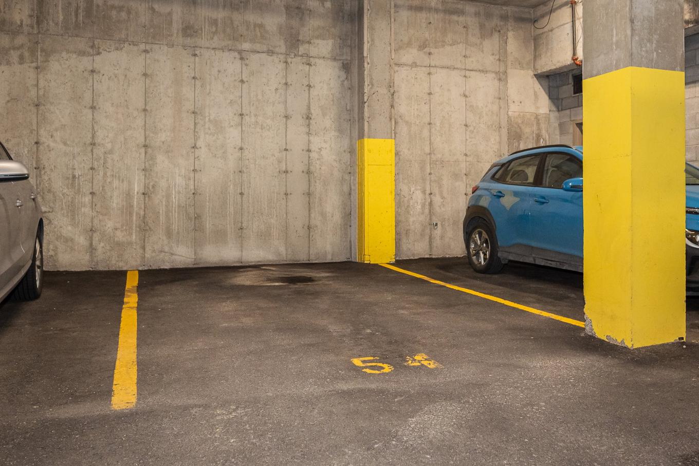 Parking - 602-480 Boul. Galland, Dorval, QC - Indoor Photo Showing Garage