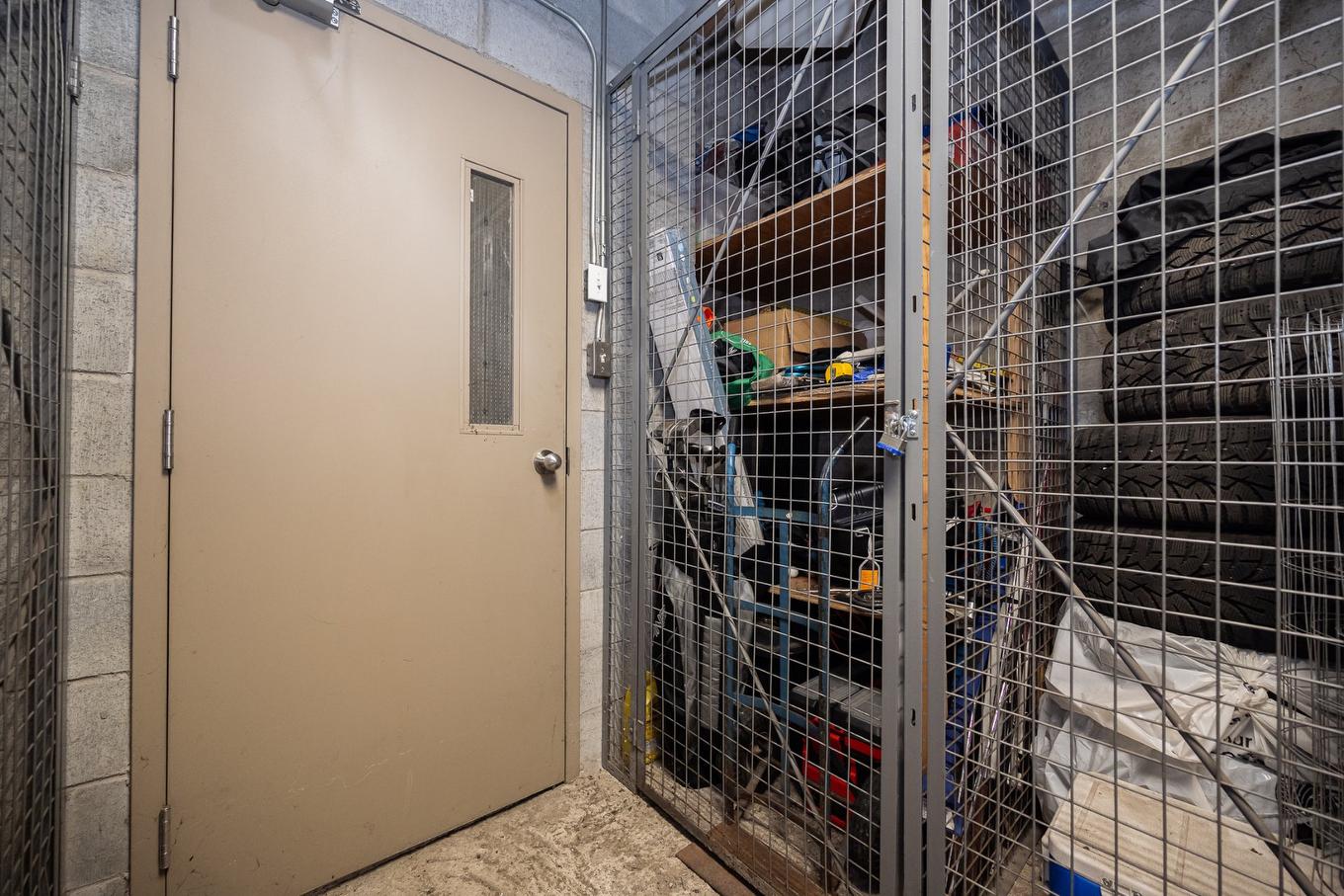 Storage - 602-480 Boul. Galland, Dorval, QC - Indoor