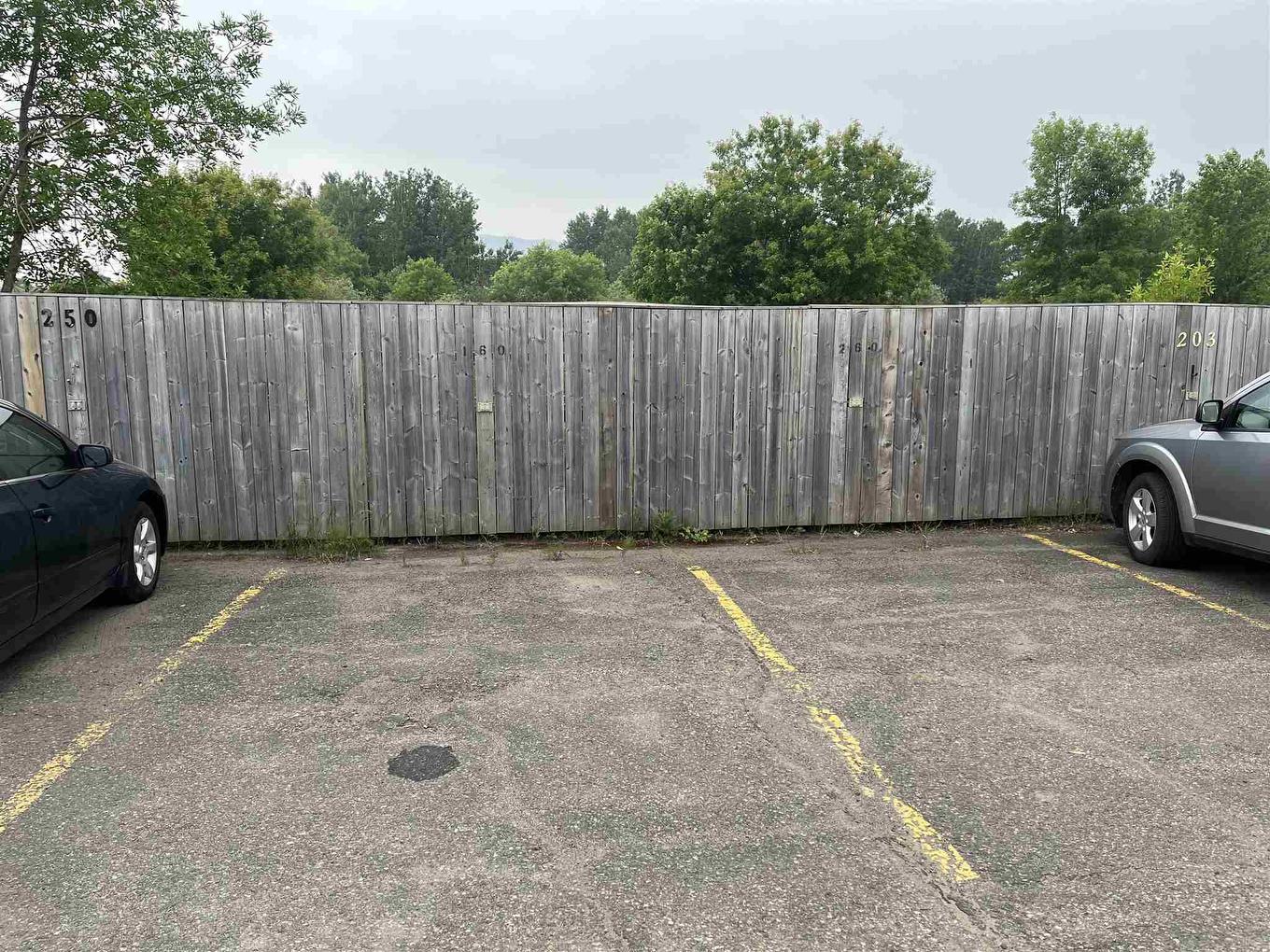 160 725 James Street S, Thunder Bay, ON - Outdoor