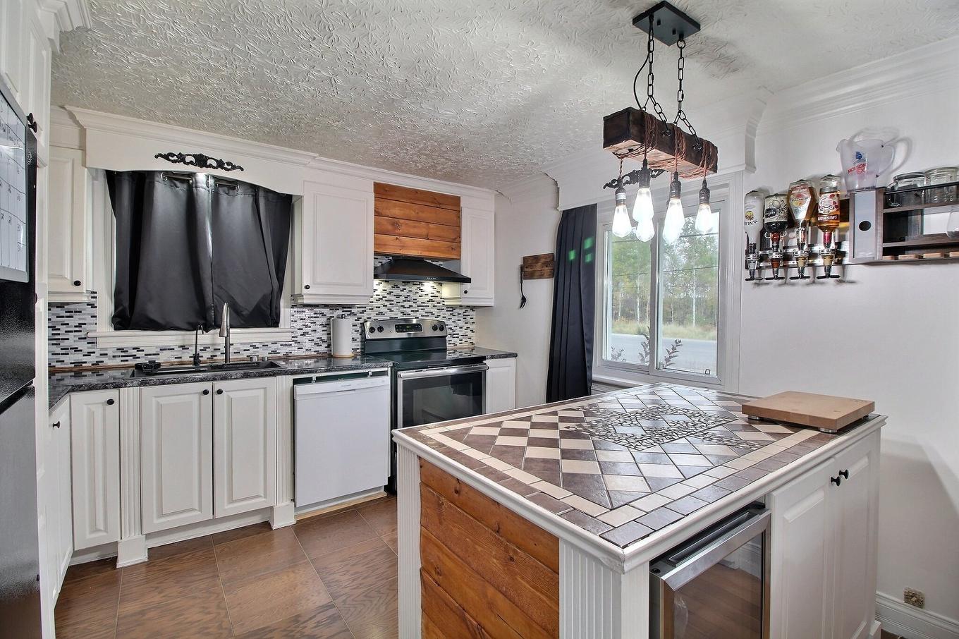 Kitchen - 1575 Route De St-Philippe, Val-D'Or, QC - Indoor Photo Showing Kitchen
