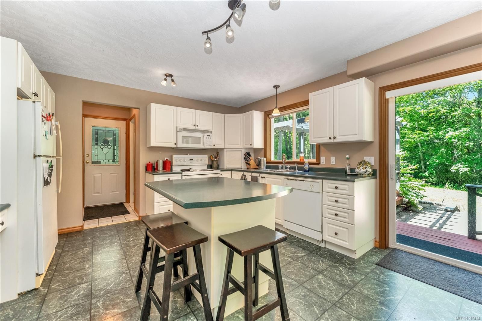 1850 Lakewood Rd, Shawnigan Lake, BC