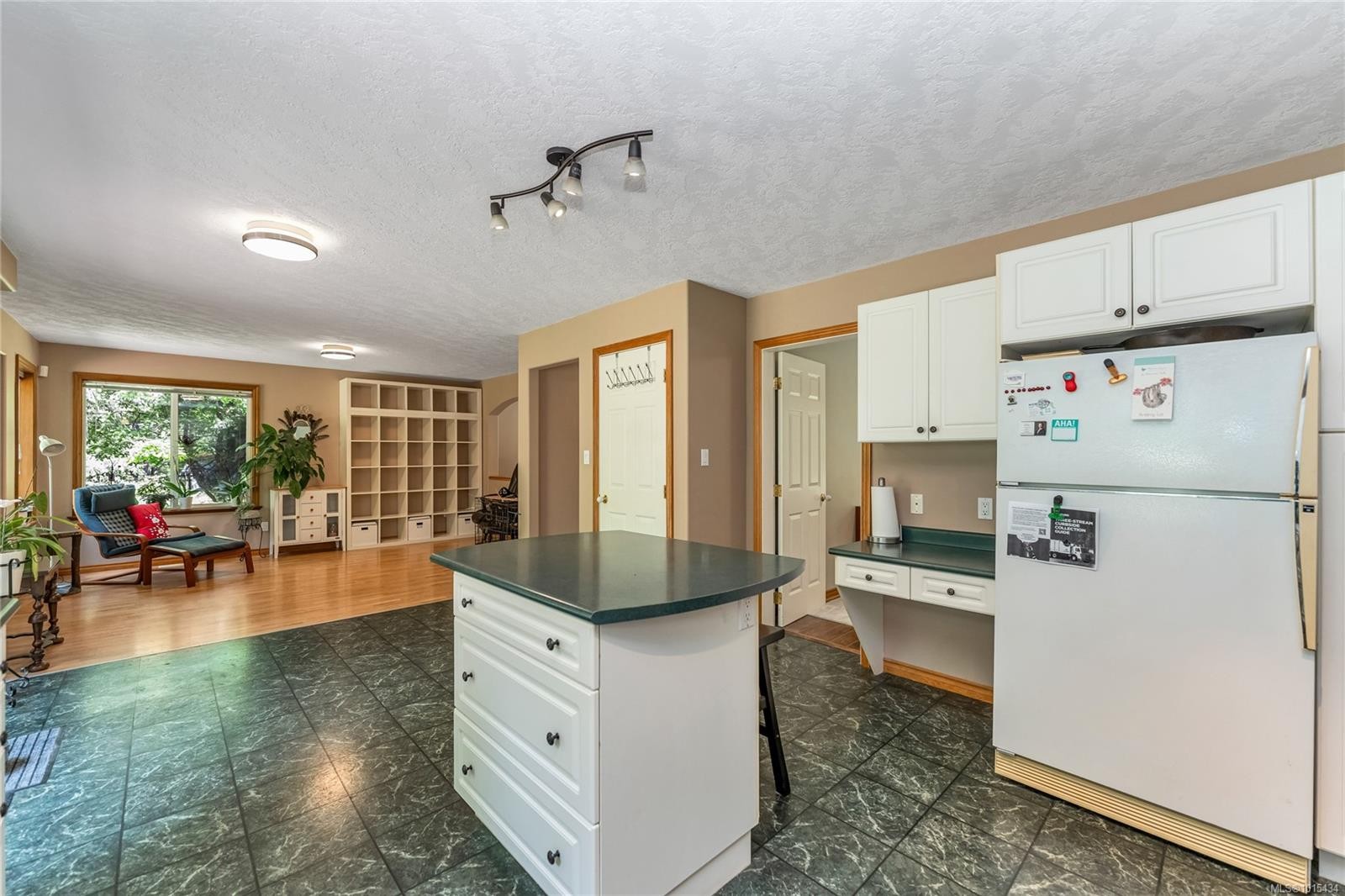 1850 Lakewood Rd, Shawnigan Lake, BC