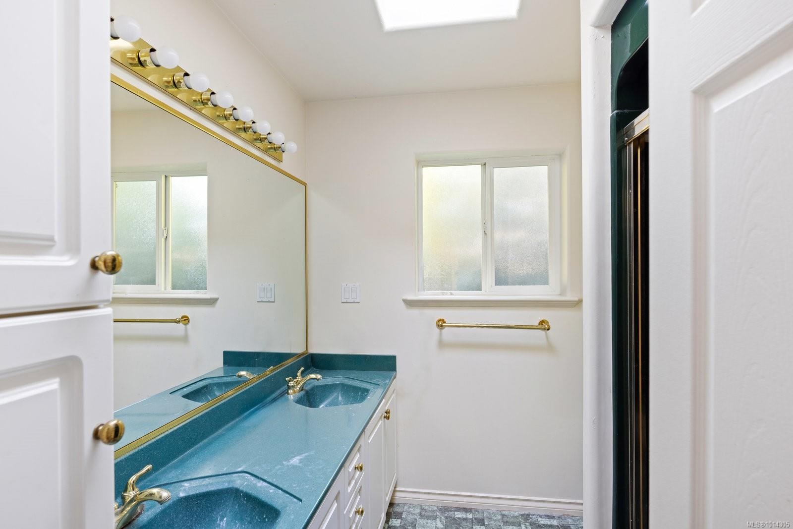 4101 Gordon Head Rd, Saanich, BC