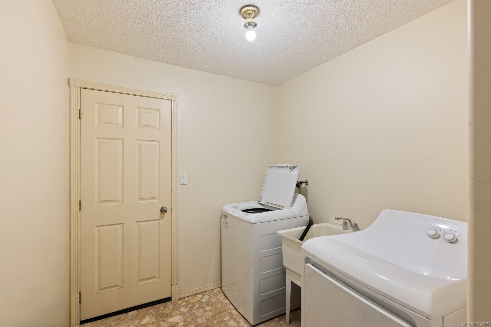 4101 Gordon Head Rd, Saanich, BC