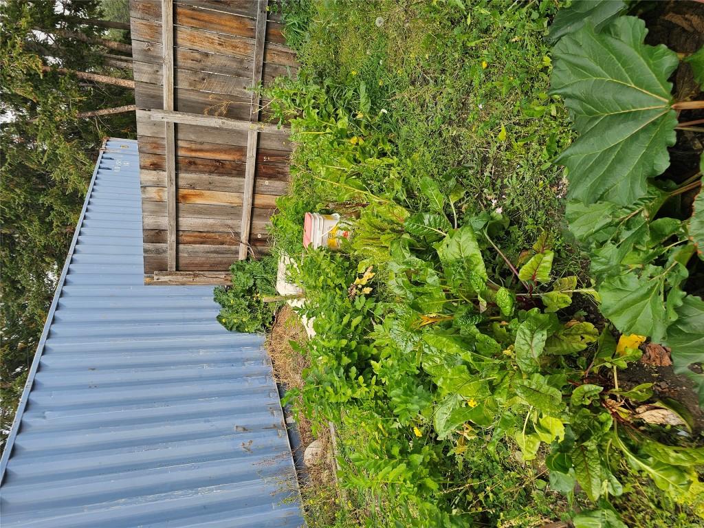 5851 33 Highway, Beaverdell, BC - Outdoor