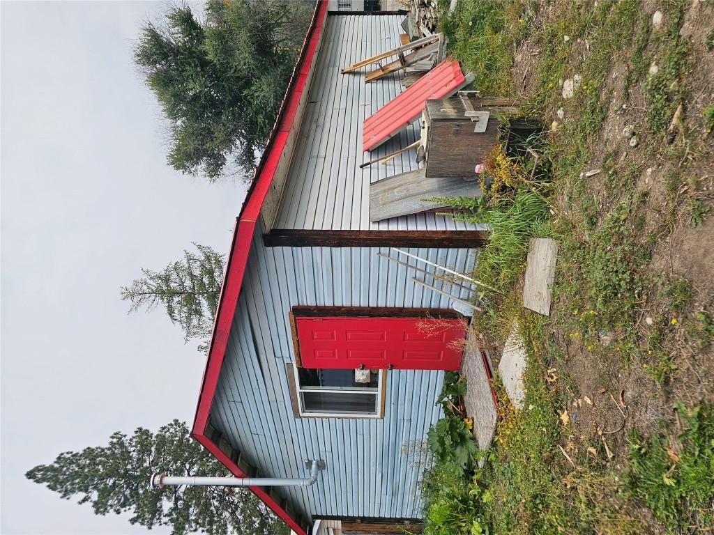 5851 33 Highway, Beaverdell, BC - Outdoor