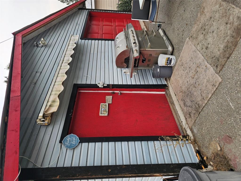 5851 33 Highway, Beaverdell, BC -