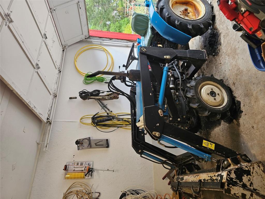 5851 33 Highway, Beaverdell, BC - Indoor Photo Showing Other Room