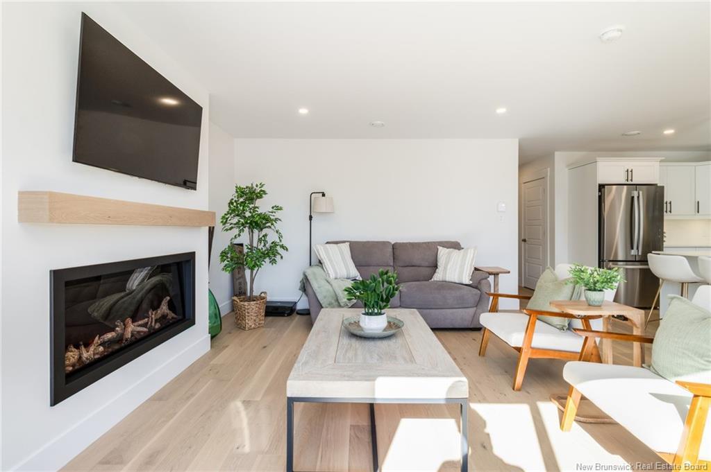 2 Huntingdon Ci, Fredericton, NB