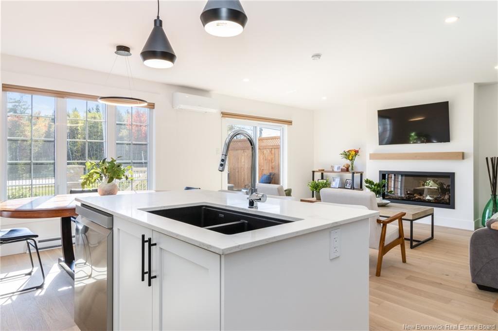 2 Huntingdon Ci, Fredericton, NB