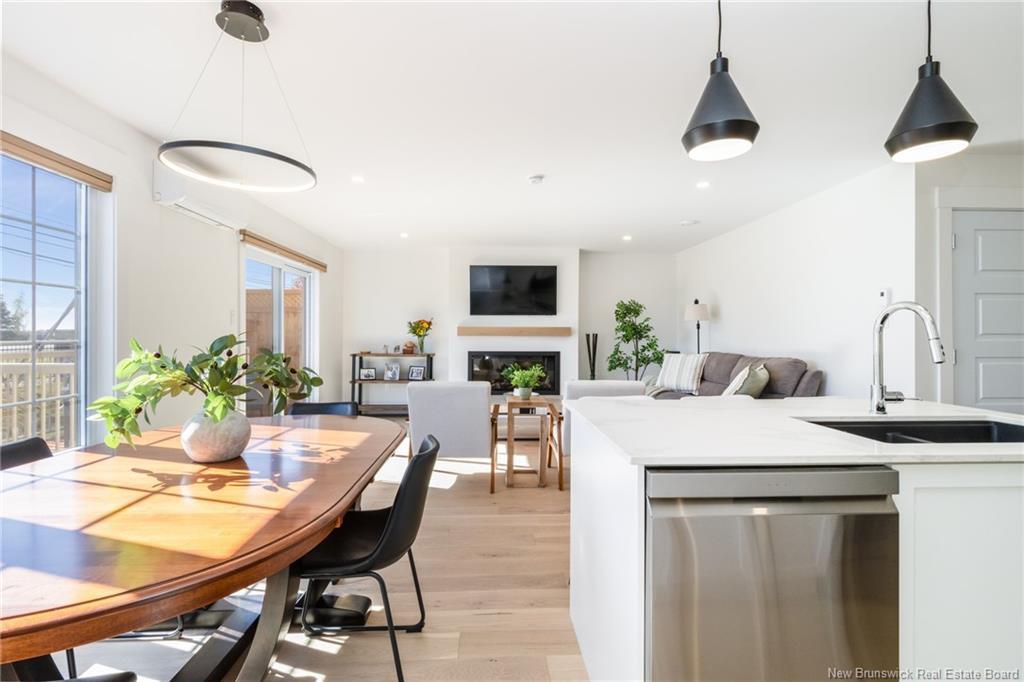 2 Huntingdon Ci, Fredericton, NB