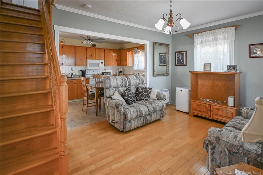 98 Saint-Pierre E. Blvd, Caraquet, NB