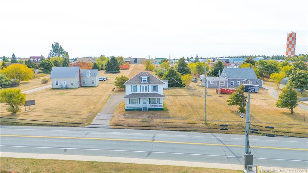 98 Saint-Pierre E. Blvd, Caraquet, NB