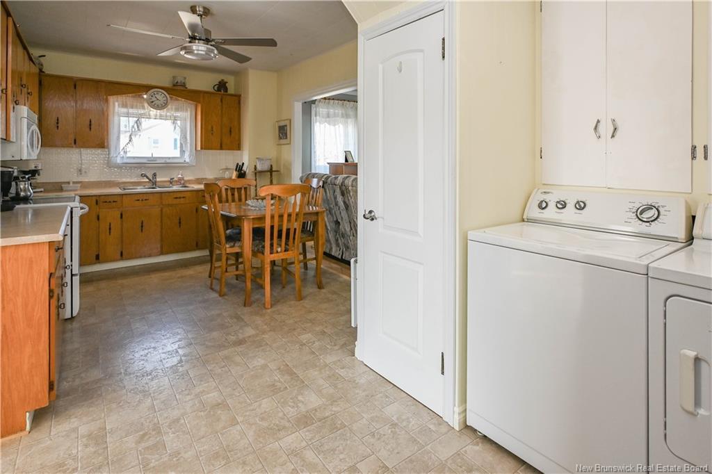 98 Saint-Pierre E. Blvd, Caraquet, NB