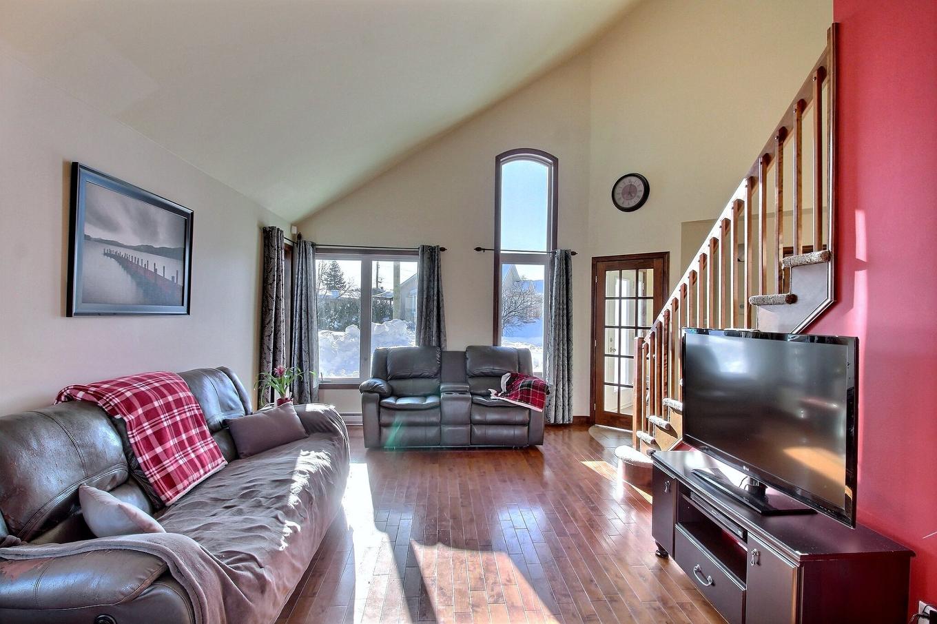 Living room - 289 Rue Miljours, Val-D'Or, QC - Indoor Photo Showing Living Room