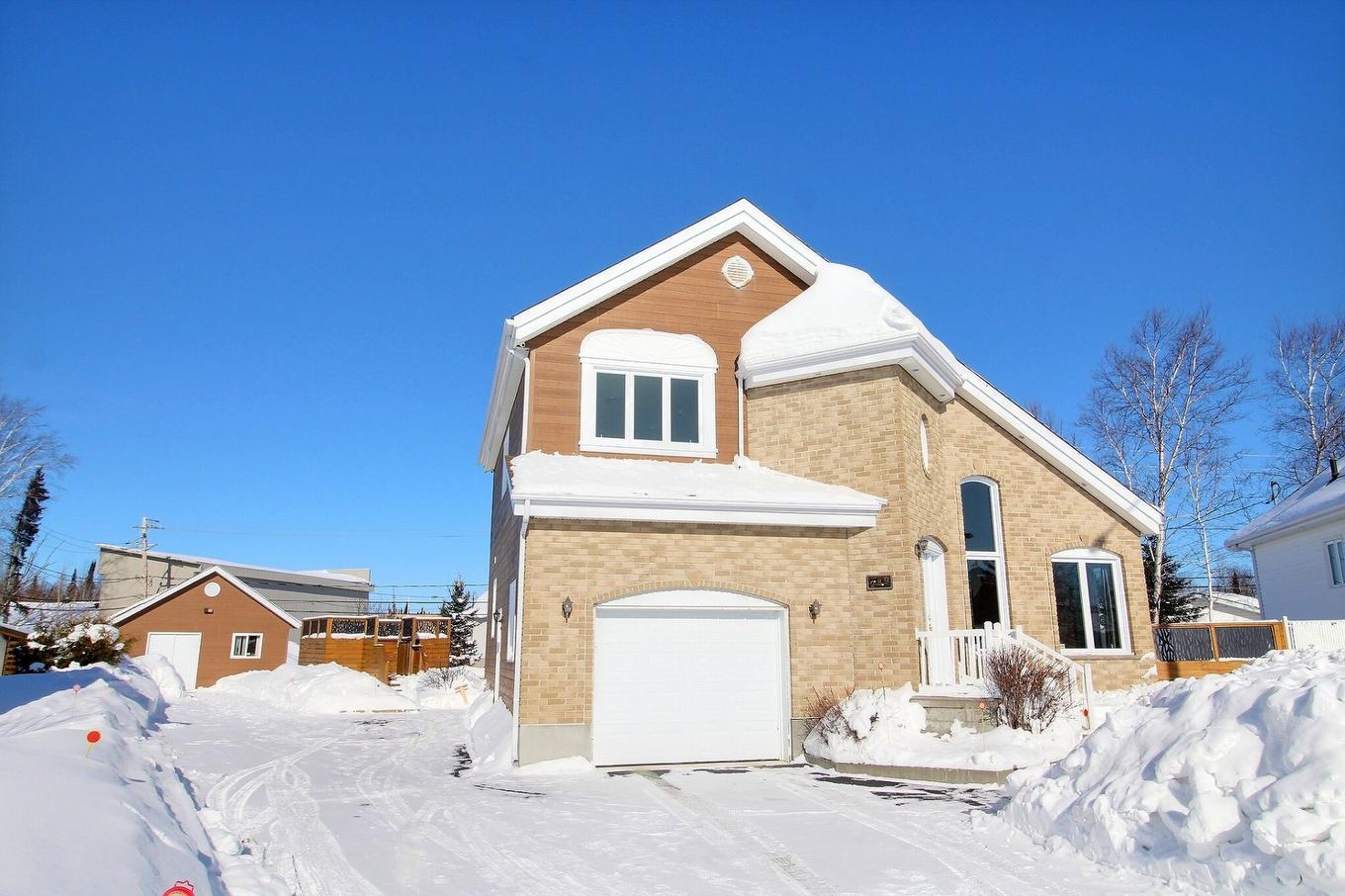 Frontage - 289 Rue Miljours, Val-D'Or, QC - Outdoor