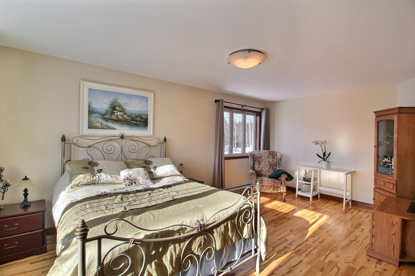 Primary bedroom - 289 Rue Miljours, Val-D'Or, QC - Indoor Photo Showing Bedroom