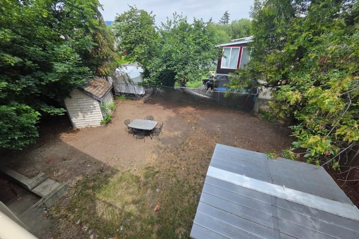 1086 Raymer Avenue, Kelowna, BC - Outdoor