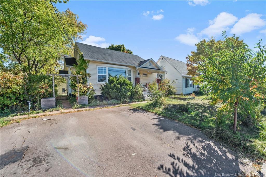 53 Upton, Moncton, NB