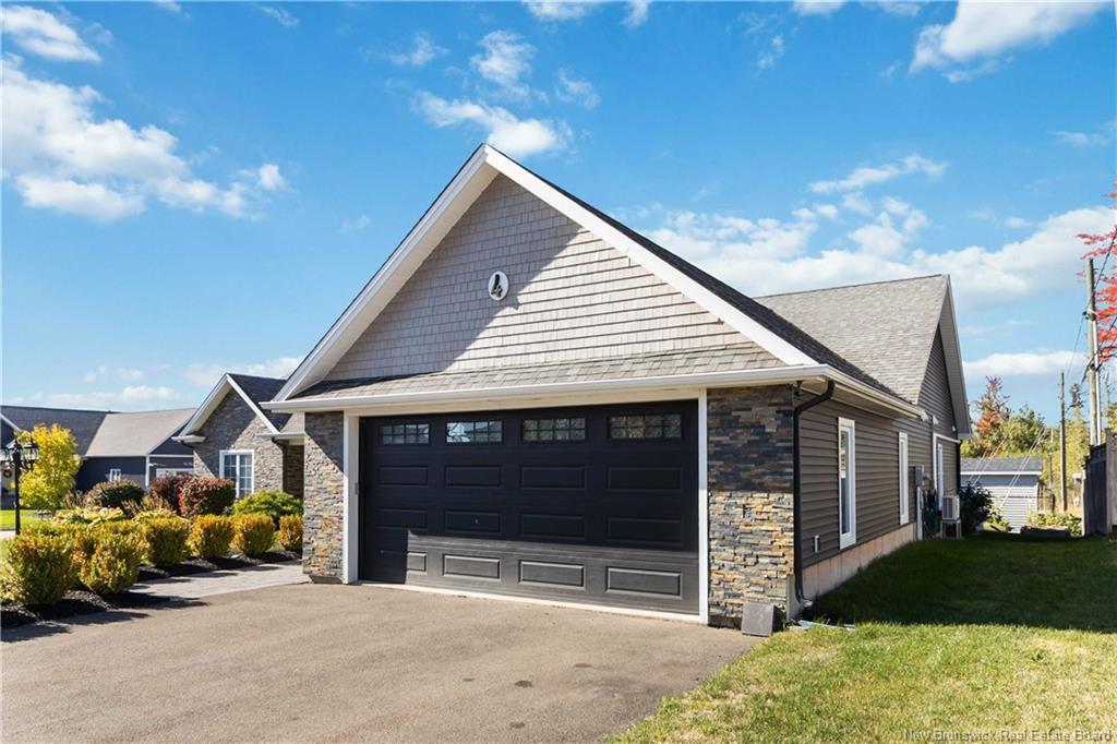 4 Turnberry Crt, Moncton, NB