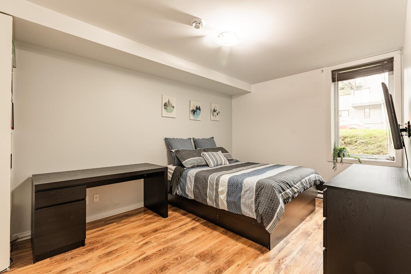 Chambre à coucher principale - 9441 Rue Jean-Pierre-Ronfard, Montréal (Mercier/Hochelaga-Maisonneuve), QC - Indoor Photo Showing Bedroom