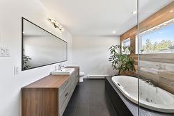 Ensuite bathroom -
