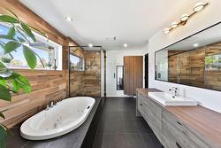 Ensuite bathroom -