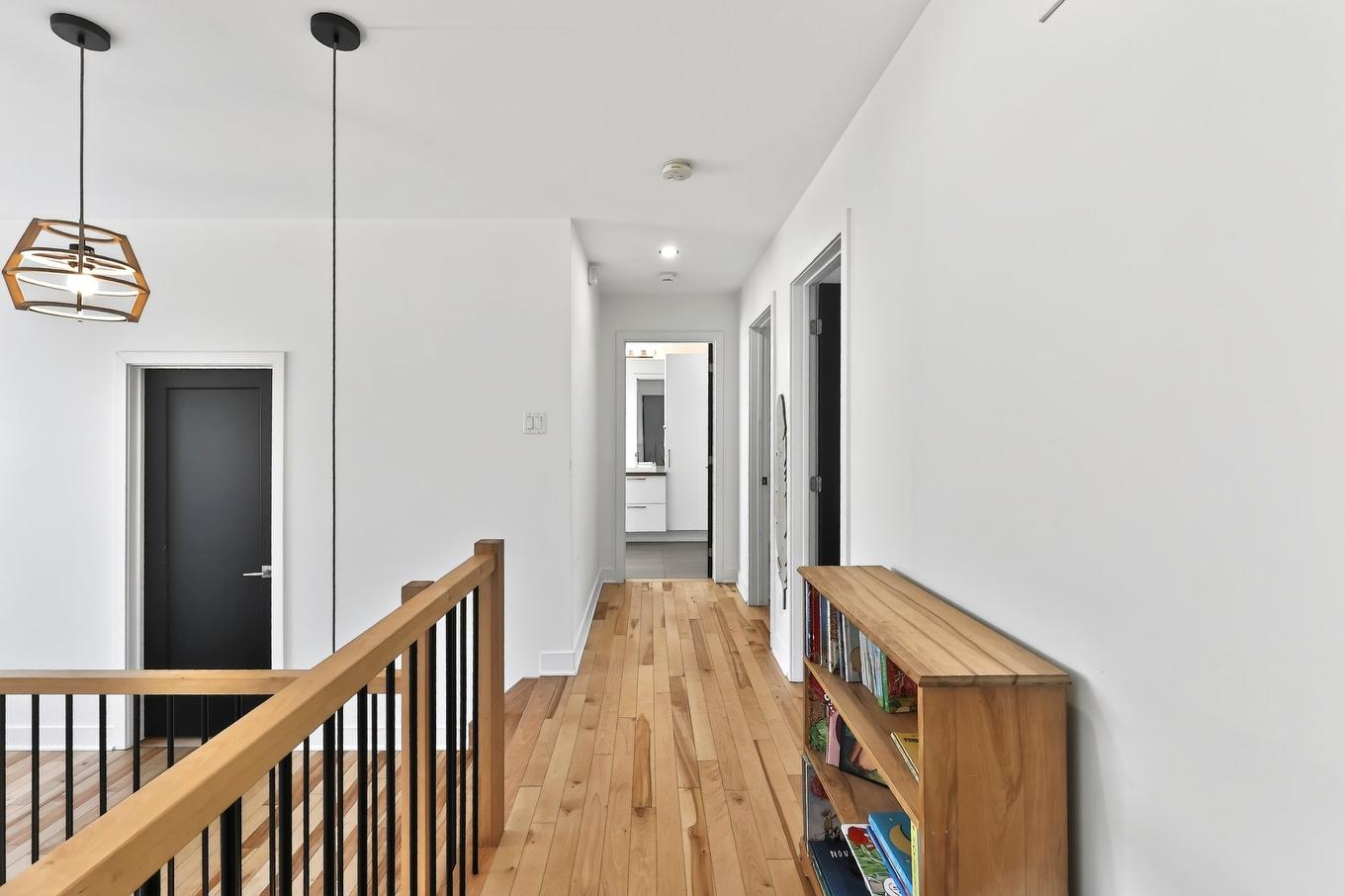 Passageway - 16940 Rue Du Zircon, Mirabel, QC - Indoor Photo Showing Other Room