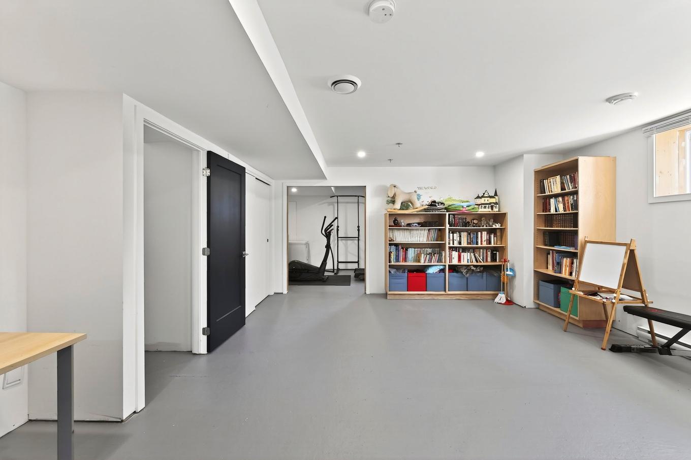 Basement - 16940 Rue Du Zircon, Mirabel, QC - Indoor Photo Showing Other Room