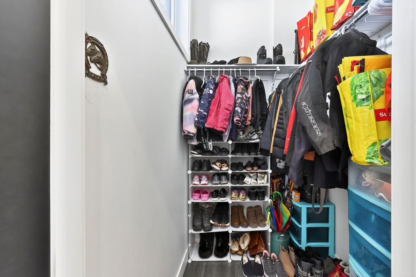 Hall - 16940 Rue Du Zircon, Mirabel, QC - Indoor With Storage