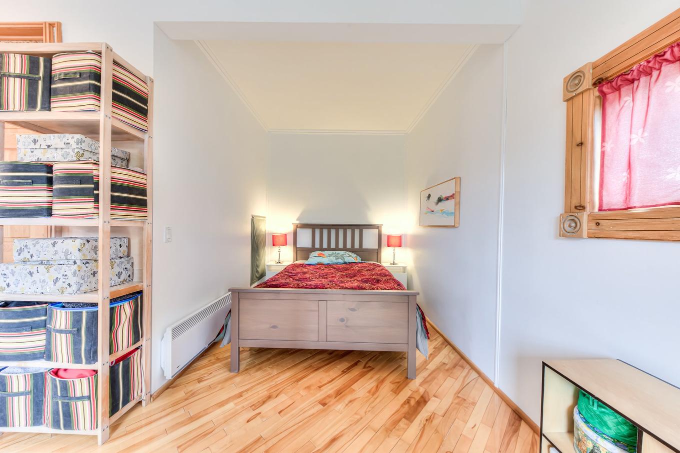 Chambre à coucher - 4579 - 4581 Rue St-André, Montréal (Le Plateau-Mont-Royal), QC - Indoor Photo Showing Bedroom