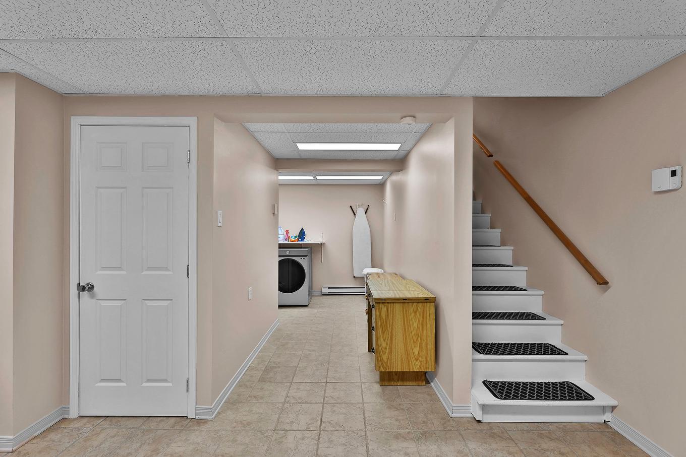 Salle de lavage - 1536 Rue Julien, Prévost, QC - Indoor Photo Showing Other Room