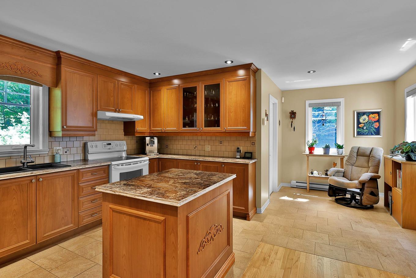 Cuisine - 1536 Rue Julien, Prévost, QC - Indoor Photo Showing Kitchen With Double Sink