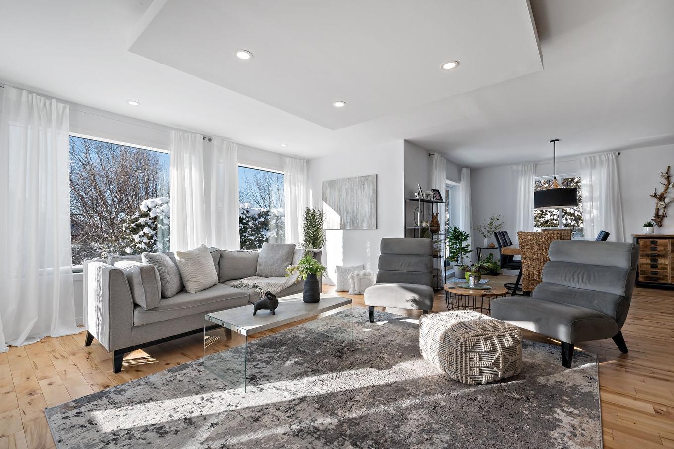 Living room - 22 Rue Des Ardoises, Sainte-Agathe-Des-Monts, QC - Indoor Photo Showing Living Room