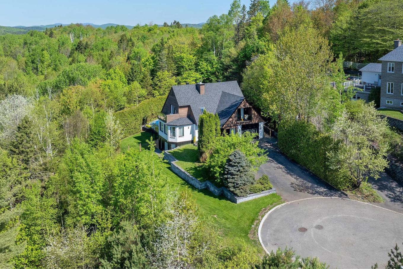 Aerial photo - 22 Rue Des Ardoises, Sainte-Agathe-Des-Monts, QC - Outdoor With View