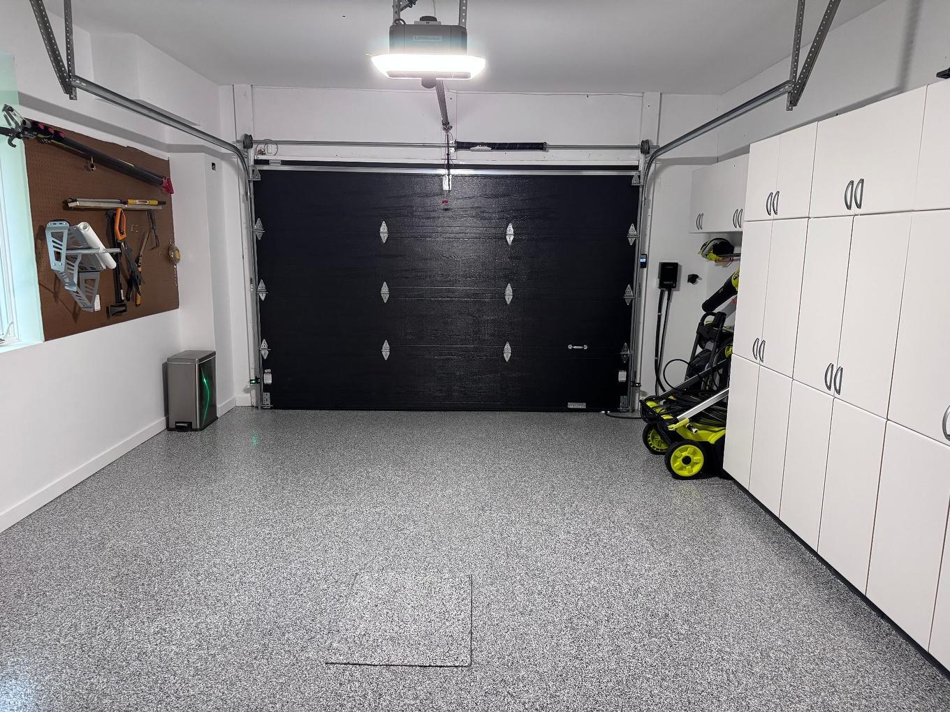 Garage - 22 Rue Des Ardoises, Sainte-Agathe-Des-Monts, QC - Indoor Photo Showing Garage